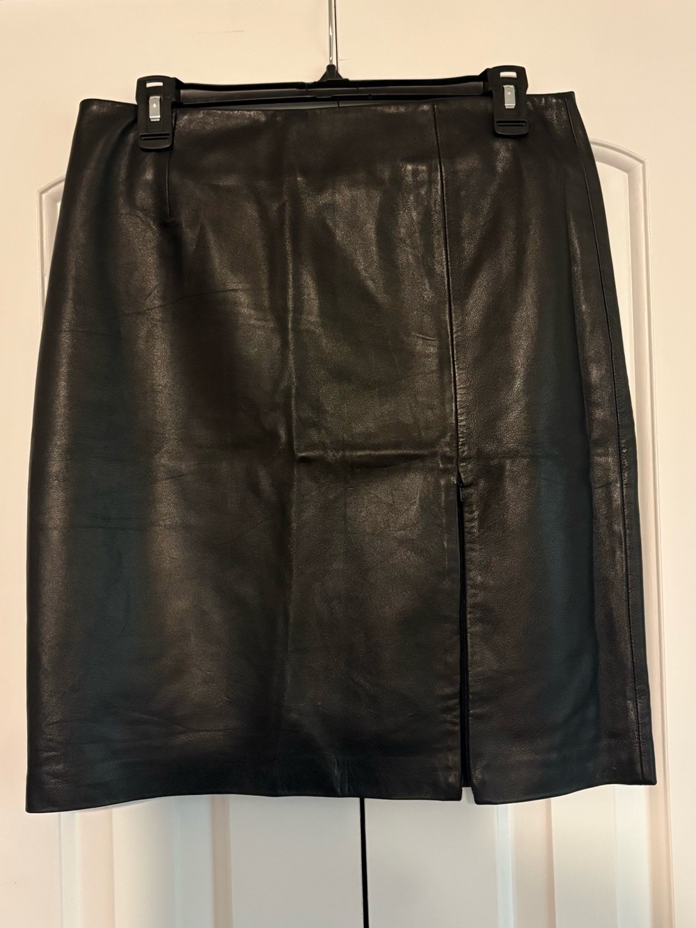 VTG. EXPRESS, Black Leather Pencil Skirt w/Off-Center Front Zipper Slit, Sz 9/10